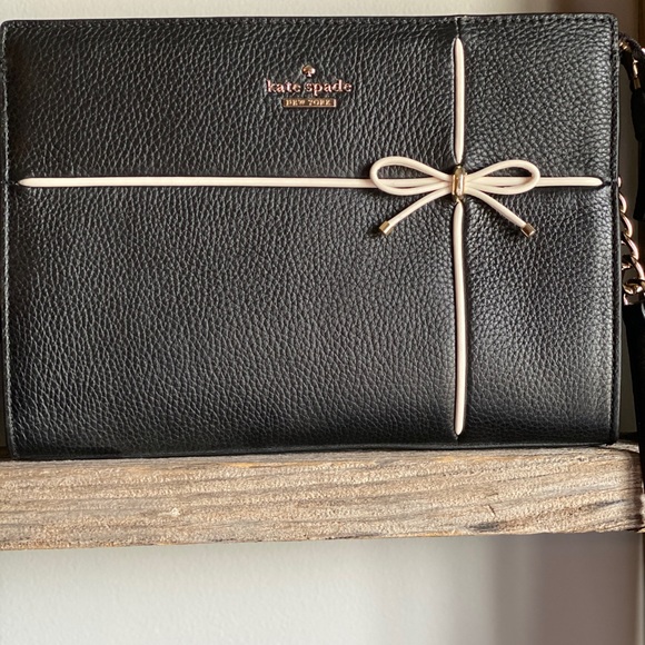 Kate Spade Purse - Picture 1 of 4